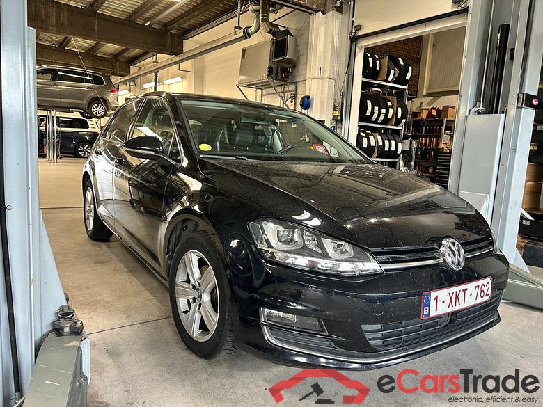 VOLKSWAGEN Golf VII Golf  Highline 1.6 TDI BlueMotion Technology 77 kW (105 ch) 5 vitesses manuel