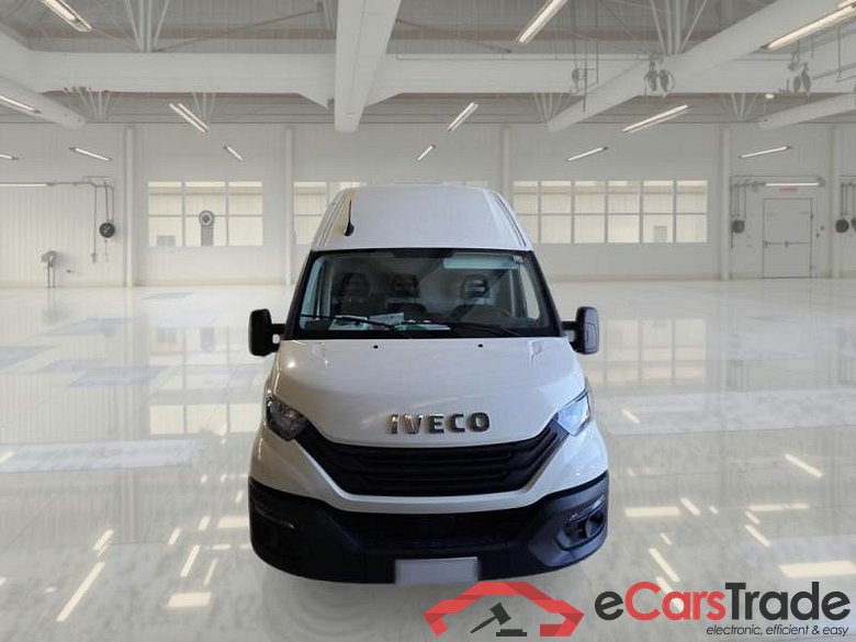IVECO DAILY / 2021 / 4P / FURGONE 35C18H V 4100L H3 QUAD-TOR RG #6