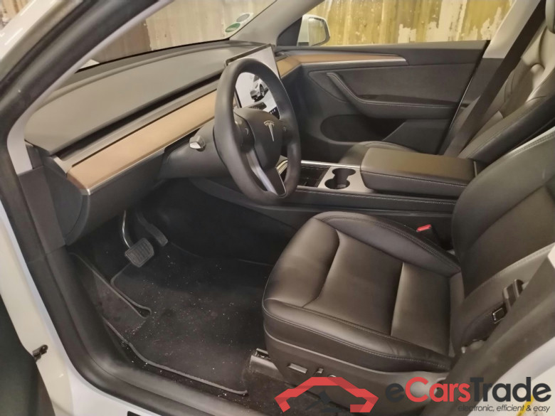 TESLA Model Y Long Range Dual Motor AWD 5d 378kW #4