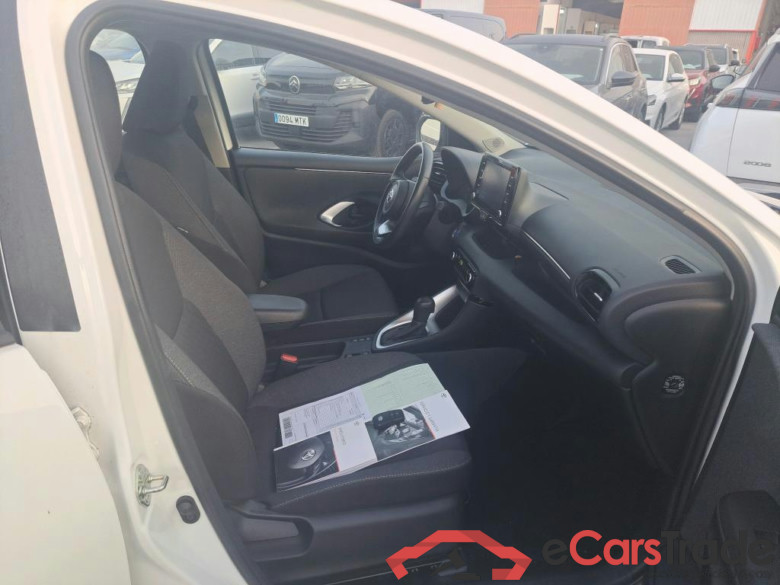 TOYOTA Yaris / 2020 / 5P / berlina con portón 1.5 120H Active Tech #6