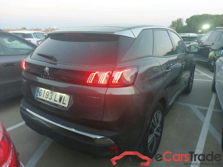 PEUGEOT 3008 Hybrid / 2020 / 5P / todoterreno 225 e-EAT8 Allure (AC2) #2