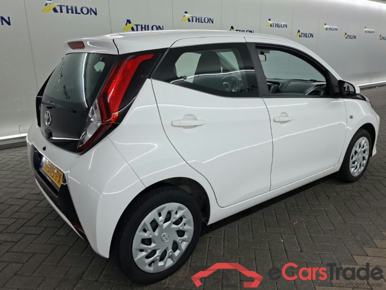TOYOTA Aygo 1.0 VVT-i x-play 5D 53kW #3
