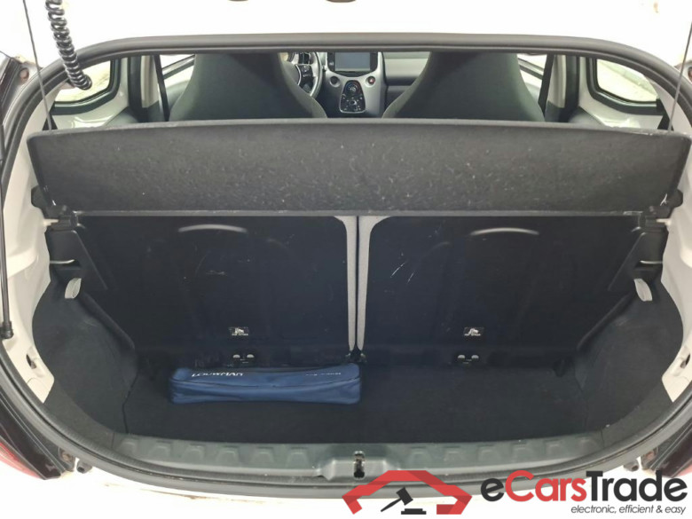 TOYOTA Aygo 1.0 VVT-i x-play 5D 53kW #5