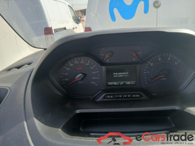 PEUGEOT Rifter / 2018 / 4P / combi Active Standard BlueHDi 73kW (IND) #4
