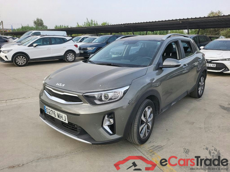 KIA Stonic / 2017 / 5P / todoterreno 1.0 T-GDi 88kW (120CV) MHEV iMT Drive #1