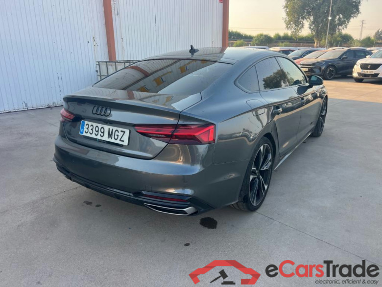 AUDI A5 / 2019 / 5P / berlina con portón Black Line 40 TDI S tronic Sportback #2