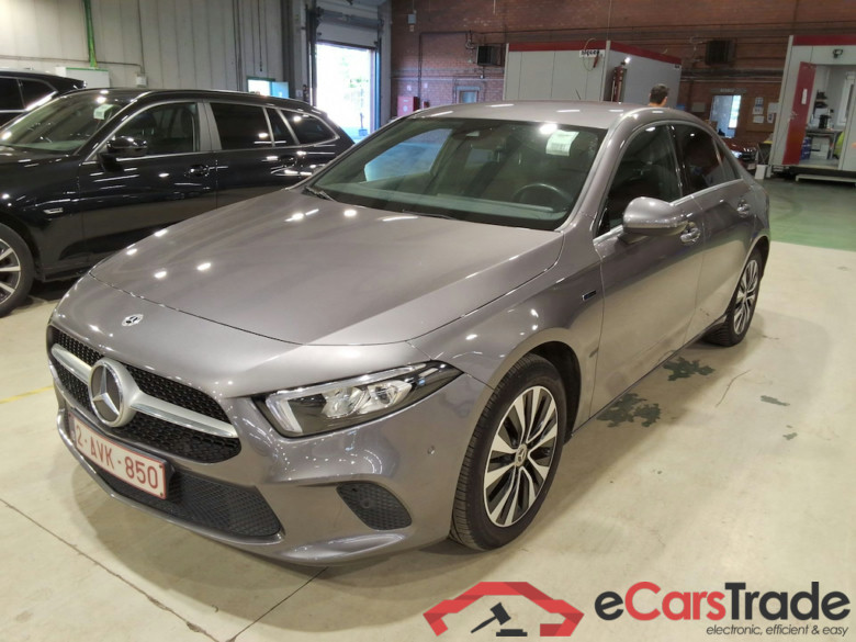 Mercedes A 250e Plug-In Hybrid Aut. LED Widescreen Navi 1/2 Sport-Leather KeylessGo Camera Klima PDC ... #1
