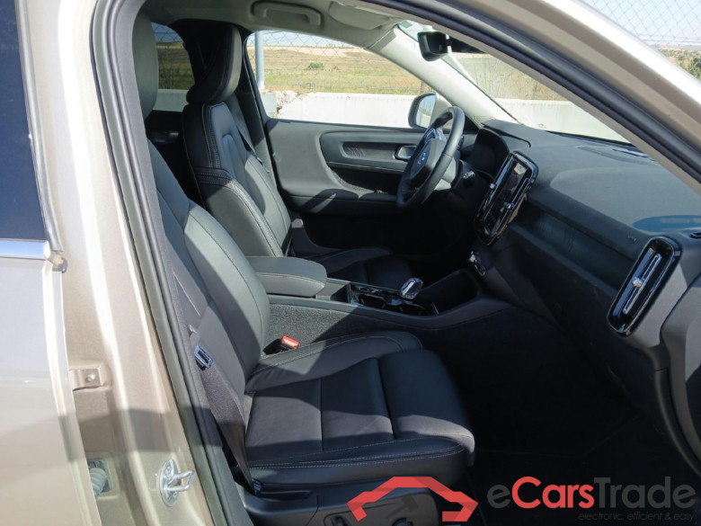 VOLVO XC40 / 2021 / 5P / todoterreno 1.5 T5 Recharge PHEV Plus Bright Auto #6