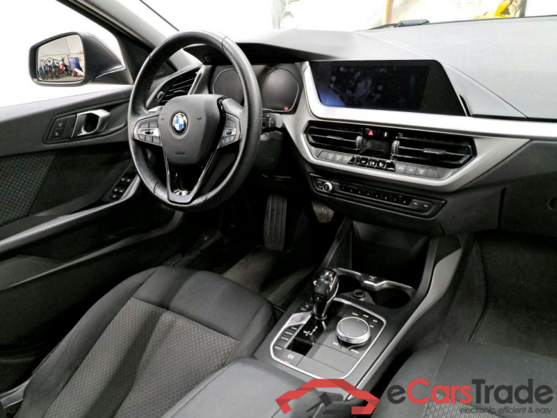 BMW 118d Aut. LED Navi KeylessGo Klima PDC ... #3