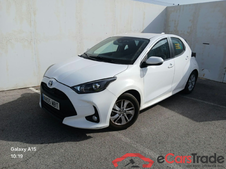 TOYOTA YARIS 1.5 120H Business Plus