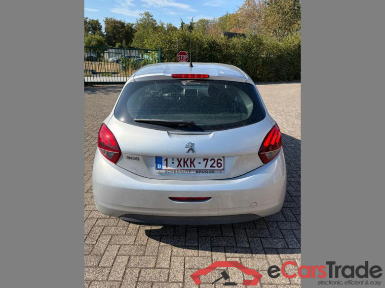 PEUGEOT 208 1.2i PureTech Active #5