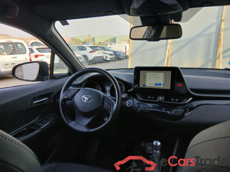 TOYOTA C-HR / 2019 / 5P / todoterreno 1.8 125H Advance #3