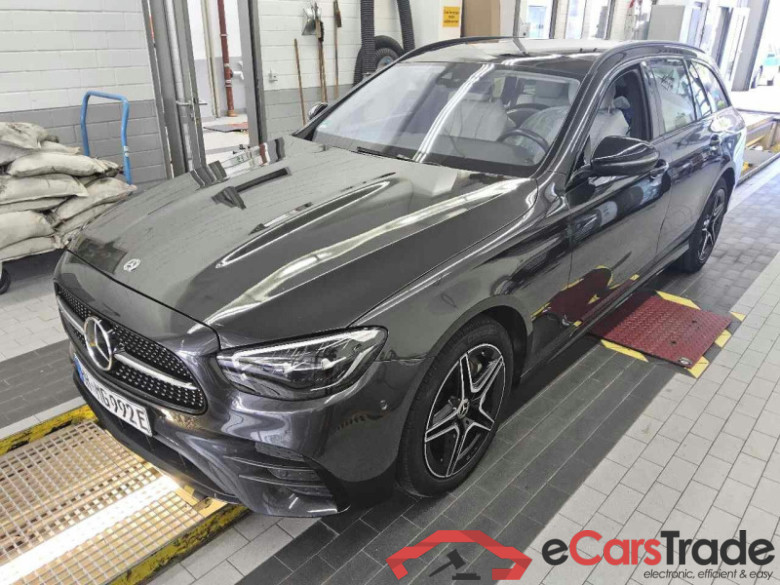 Mercedes-Benz E T-Modell (BM 213)(06.2016->) DE - Kb5 E 300 de EU6d, AMG Line, (Facelift) 2020 - 2023 #1