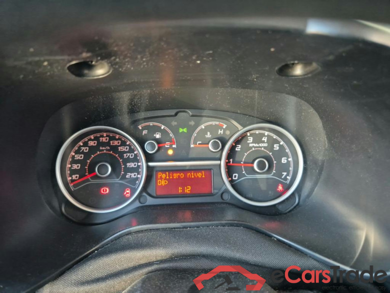 FIAT Doblò Cargo/2015/4P/furgón derivado de turismo Cargo SX 1.6 Mjet 66kW (90CV) (AC) #4