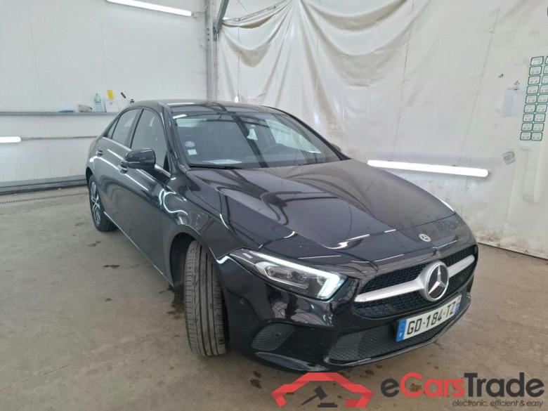 MERCEDES-BENZ Classe A Berline / 2018 / 4P / Berline A 250 e Business Line 8G-DCT #4