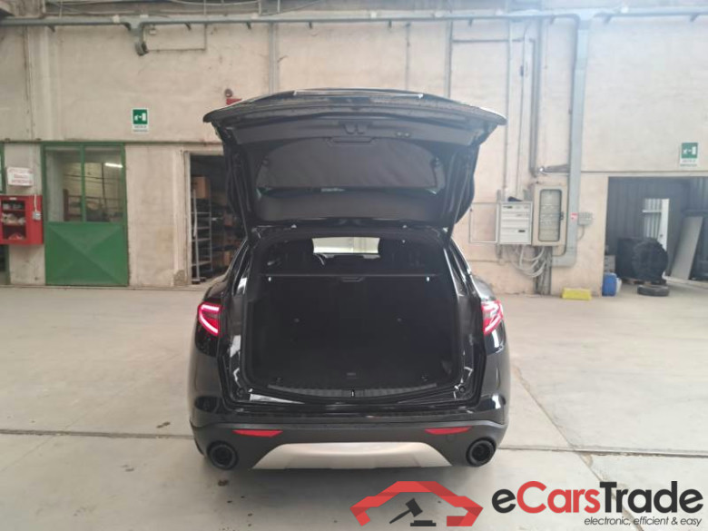 ALFA ROMEO STELVIO / 2017 / 5P / SUV 2.2 TD 190 CV SUPER BUSINESS AT8 Q4 #4