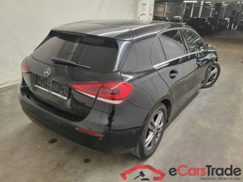 Mercedes-Benz A-Klasse A 180 d DCT Launch Edition 5d #2