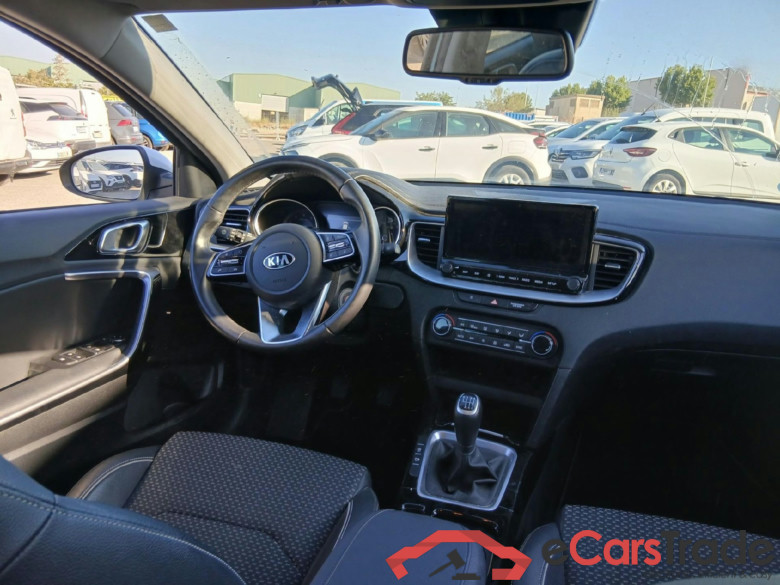 KIA XCeed / 2019 / 5P / todoterreno 1.0 T-GDi Tech 88kW (120CV) #3