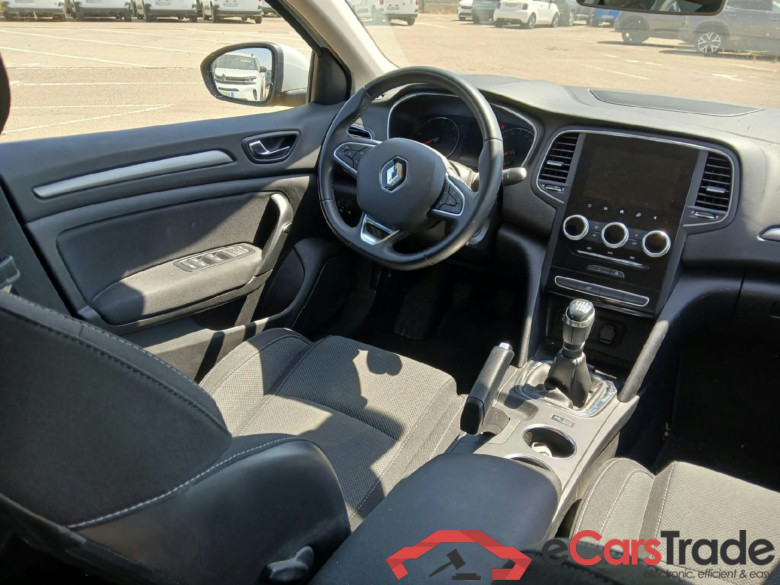 RENAULT Mégane / 2020 / 5P / berlina con portón Equilibre Blue dCi 85 kW (115CV) #3
