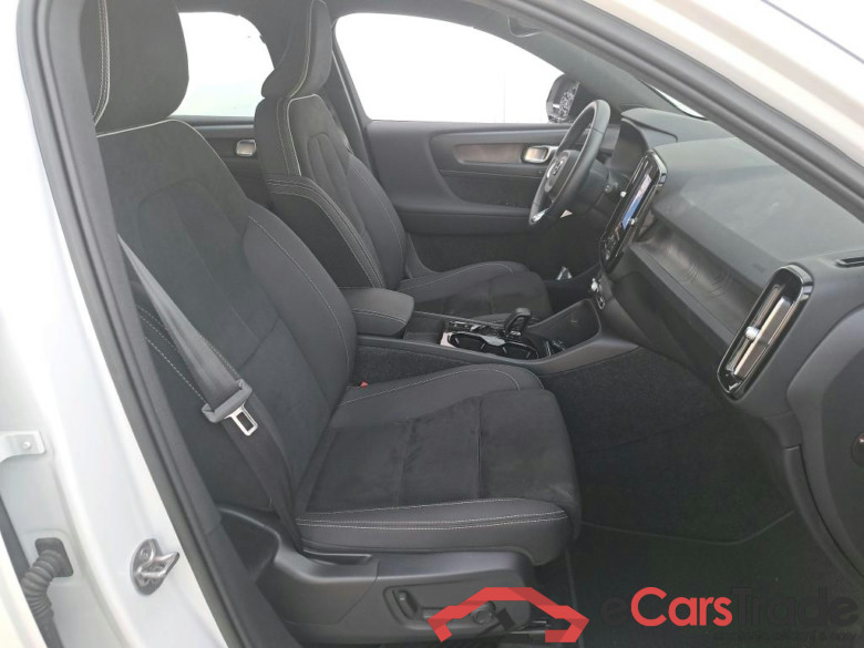 VOLVO XC40 / 2021 / 5P / todoterreno 1.5 T5 Recharge PHEV Plus Dark Auto #6