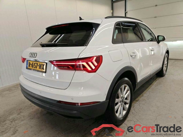AUDI Q3 45 TFSI e Adv Editi. #2