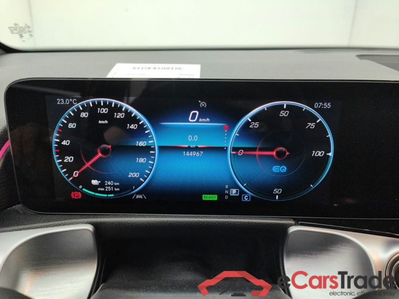 Mercedes-Benz EQB EQB 300 4MATIC Luxury Line 5d #6