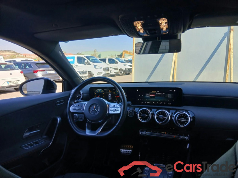 MERCEDES-BENZ Clase A / 2018 / 5P / berlina con portón A 200 #3