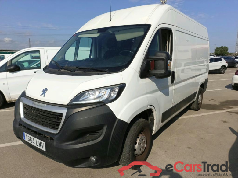 PEUGEOT Boxer / 2014 / 4P / furgón Pack 335 L2 H2 BHDI 103kW (140CV) S&S #1