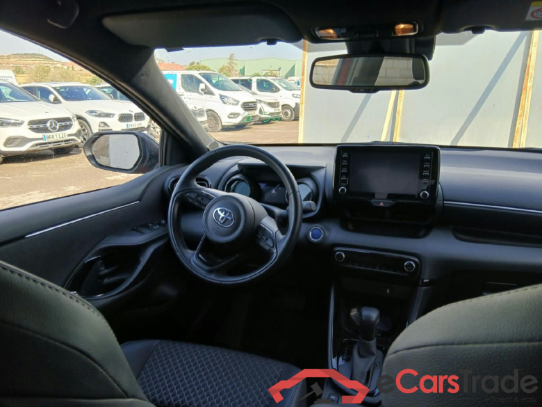 TOYOTA Yaris / 2020 / 5P / berlina con portón 1.5 120H Style #3