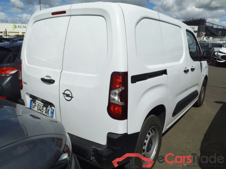 OPEL Combo  OPEL Combo  CARGO HDI 100 TAILLE M 950KG + PACK CHANTIER + CAMERA AR + RADIO DAB TABLETTE 8’’