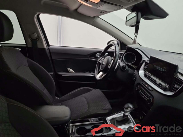 KIA CEED 1.6 GDI PHEV BUSINESS LINE DCT #3