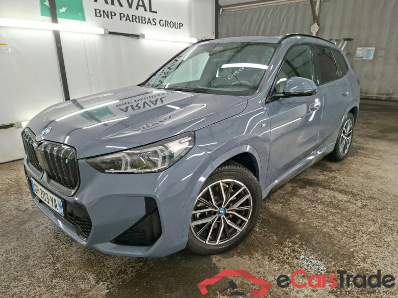 Série iX1 30 xDrive M Sport 64kWh BVA #1