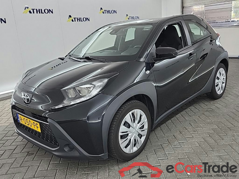 TOYOTA Aygo X 1.0 VVT-I MT play 5D 53kW #1