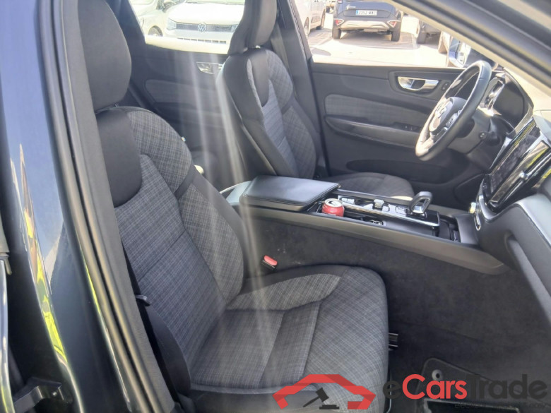 VOLVO XC60 / 2017 / 5P / todoterreno 2.0 B4 D Core Auto #6