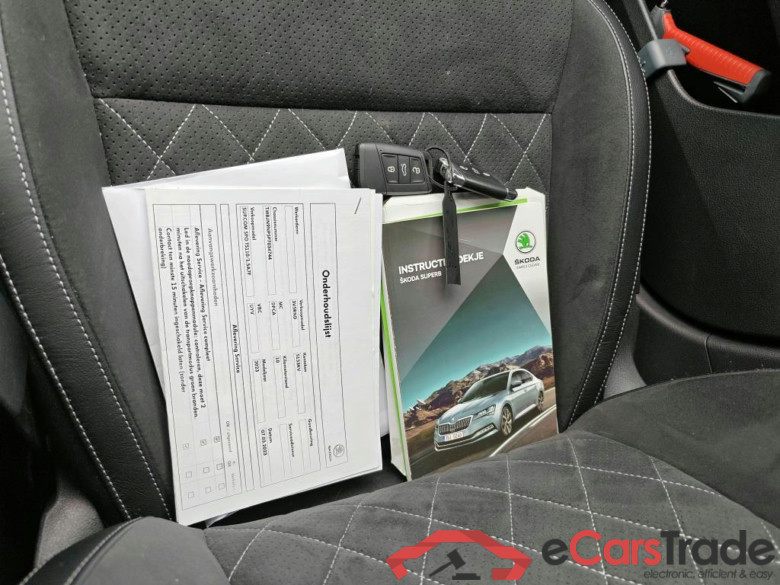 SKODA Superb Combi 110 kW #6