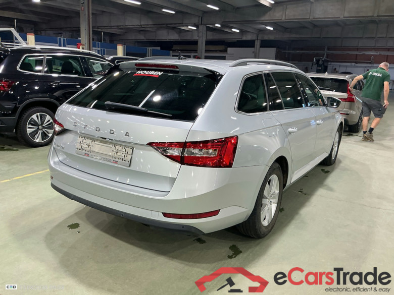 SKODA Superb 2.0 CRTDI 110KW AMBITION #4