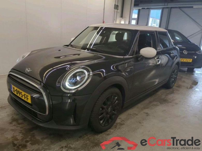 Mini 5-deurs 1.5 Cooper Camden #1