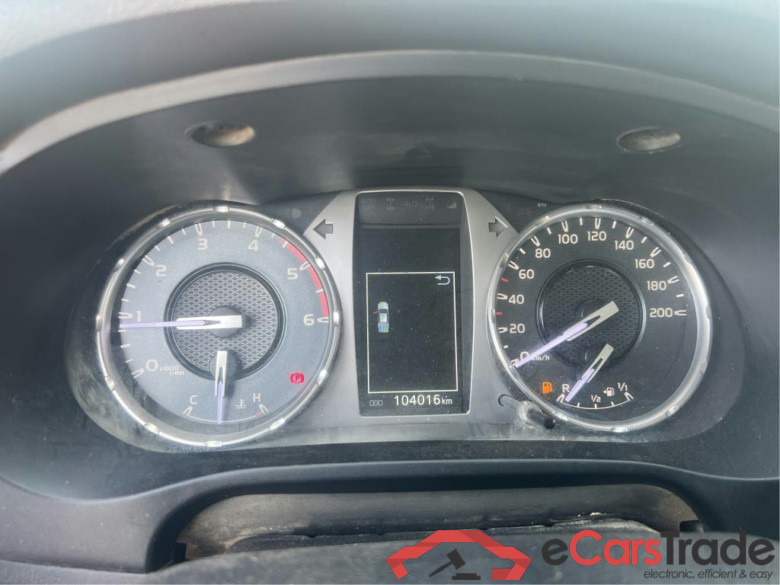 TOYOTA Hilux / 2020 / 4P / pickup 2.4 D-4D Cabina Doble GX #5