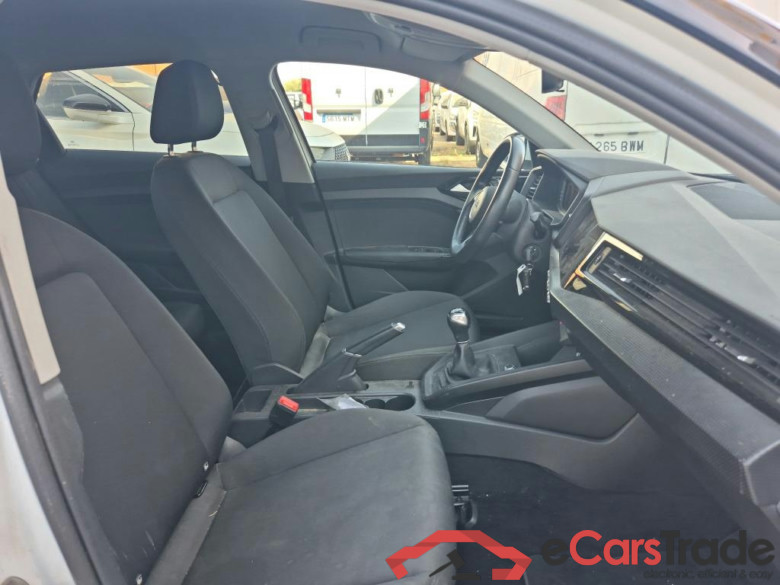 AUDI A1 / 2018 / 5P / berlina con portón Sportback Advanced 30 TFSI 81kW (110CV) #6