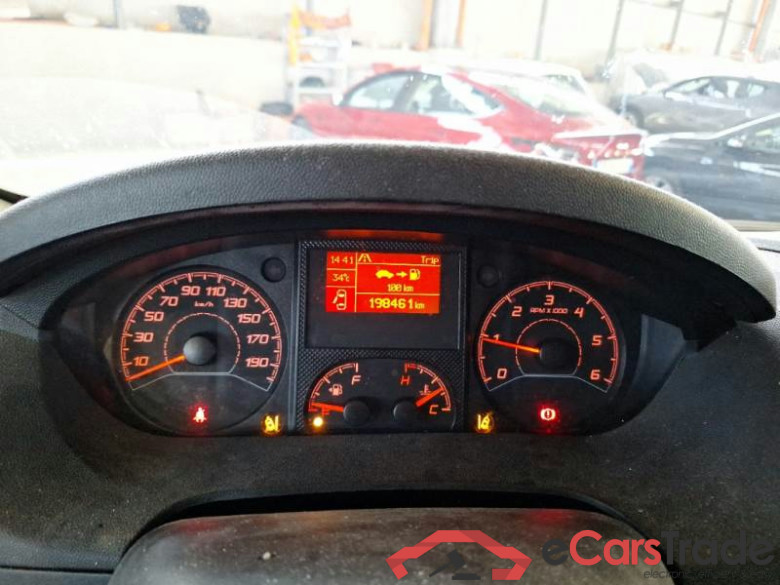 CITROEN JUMPER / 2014 / 4P / FURGONE 35 L3H2 BLUEHDI 140CV BUSINESS #4