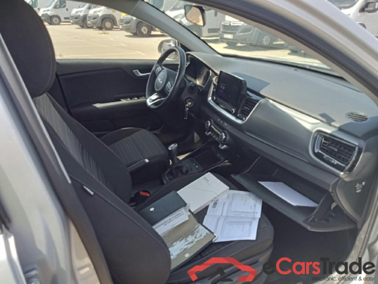 KIA Stonic / 2017 / 5P / todoterreno 1.0 T-GDi 74kW (100CV) MHEV iMT Drive #6