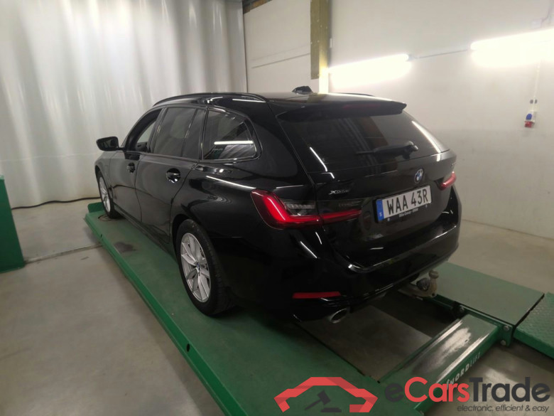 330e xDrive Touring Aut #3