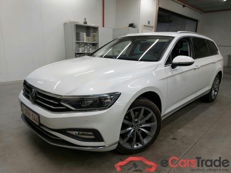VOLKSWAGEN - VW  PASSAT VARIANT TDI 150PK DSG7 Elegance Business With Nappa Leather & Electric Foldable Trailer Hook #1