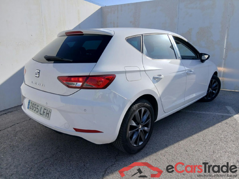 SEAT León / 2016 / 5P / berlina con portón 1.6 TDI 85kW S&S Style Visio Ed Nav (AC) #2