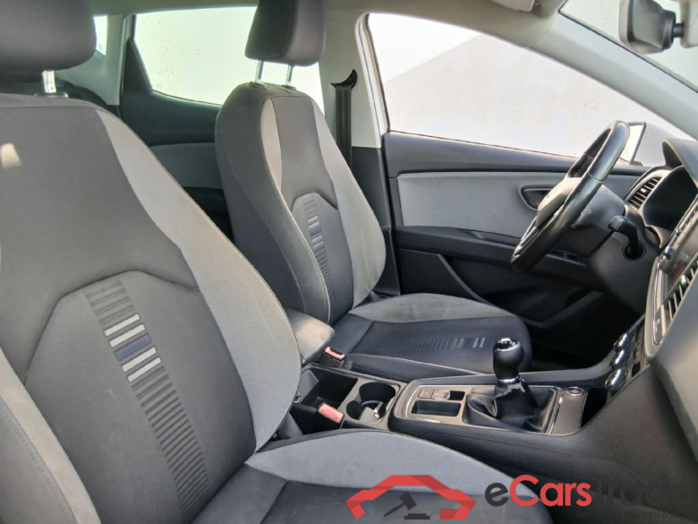 SEAT León / 2016 / 5P / berlina con portón 1.6 TDI 85kW S&S Style Visio Ed Nav (AC) #6