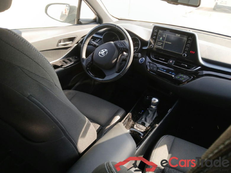 TOYOTA C-HR / 2019 / 5P / todoterreno 2.0 180H Advance #3