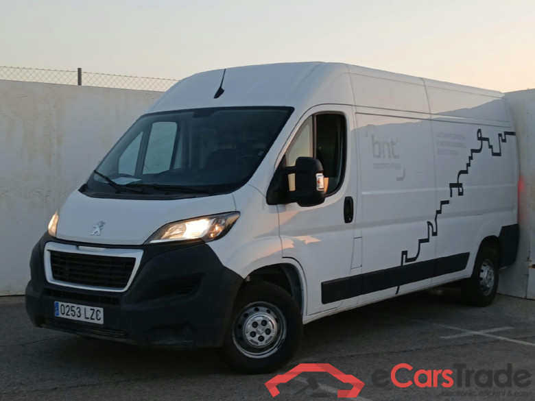 PEUGEOT Boxer / 2014 / 4P / furgón 335 L3 H2 BHDI 103kW (140CV) S&S 6 V. M #1