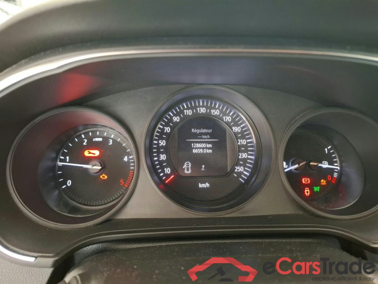 Megane IV Berline 5pt. Société Air Nav 1.5 dCi 90CV BVM6 E6 #6