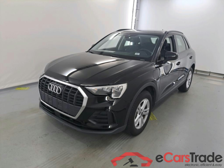 AUDI Q3 1.4 45 TFSI E S TRONIC