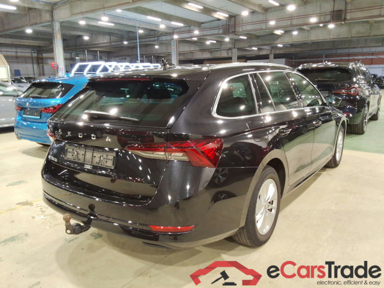 SKODA OCTAVIA COMBI 2.0 CRTDI 85KW DSG7 CLEVER #4